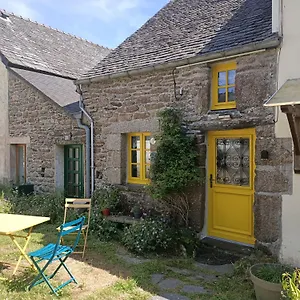 La Maison De Poupee Cosy Monts D'arree Bretagne , Berrien France